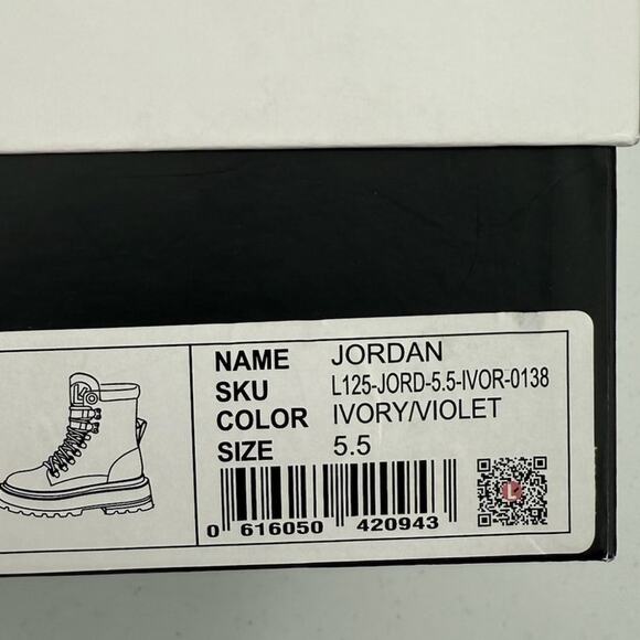 NEW Larroude Jordan Lace Up Ivory Violet Combat Boots Size 5.5 - Picture 12 of 13